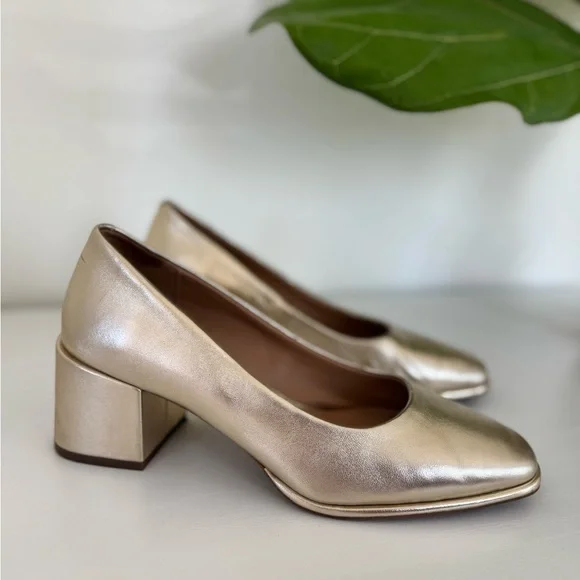 Aerosoles “Alae” Block Heel Round Toe Pumps - Picture 3 of 10